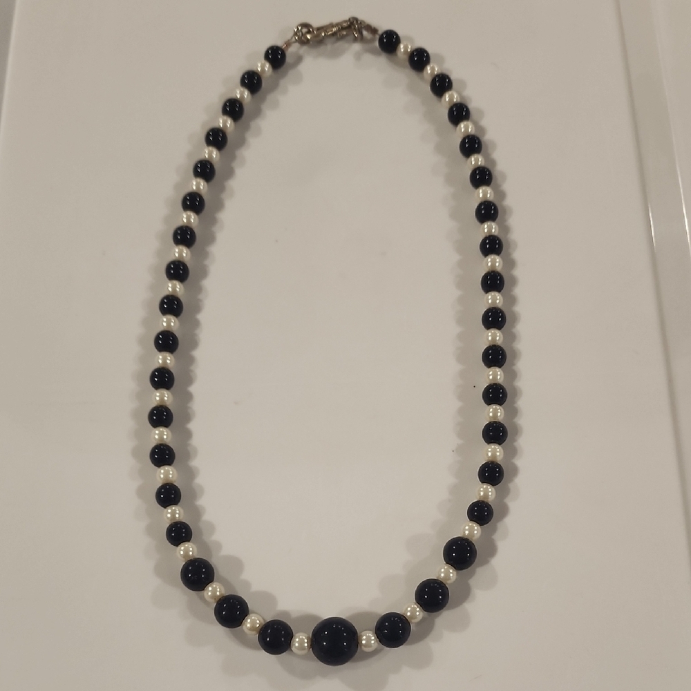 Elegant Black and White Beaded Necklace